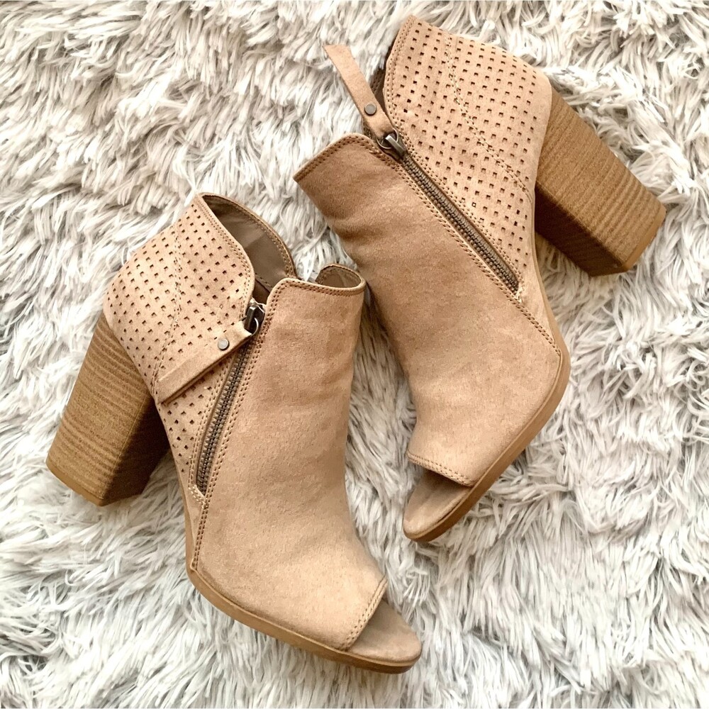 Universal Thread Peep Toe Heel Booties in Tan Collie Size 11